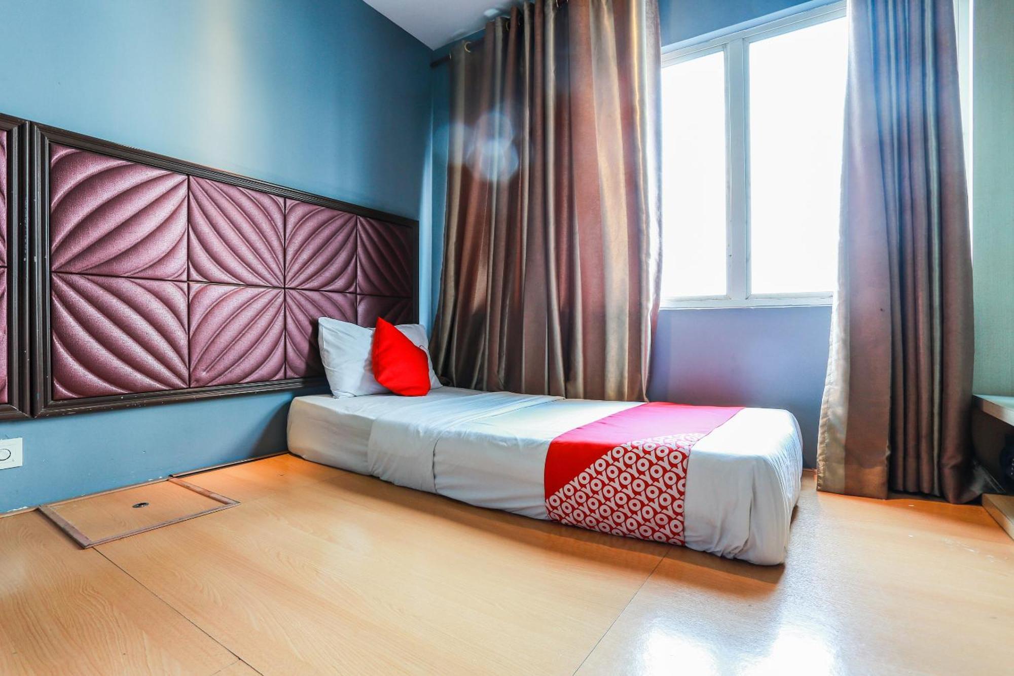 OYO 763 Tazara Hotel Shah Alam Dış mekan fotoğraf